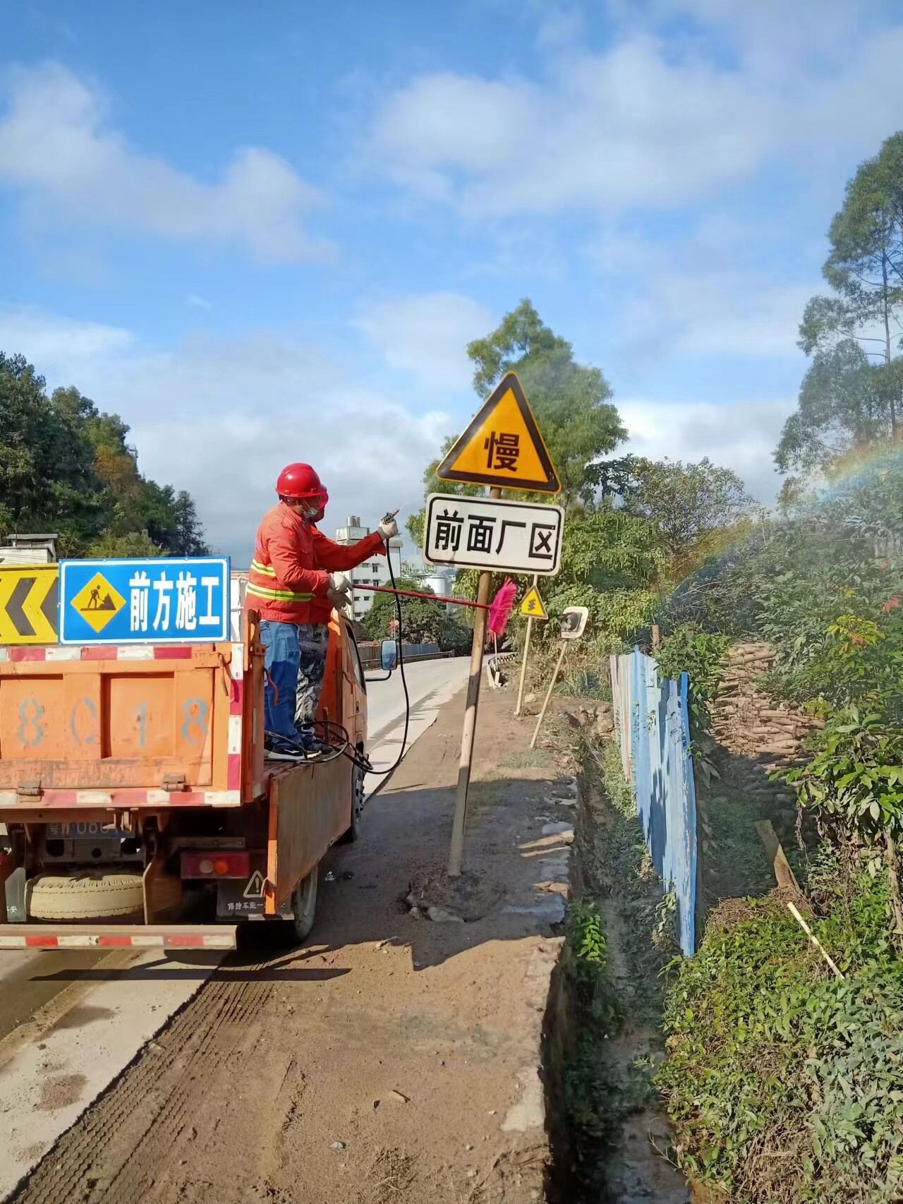 郁南縣公路事務(wù)中心全力做好春運(yùn)工作_2