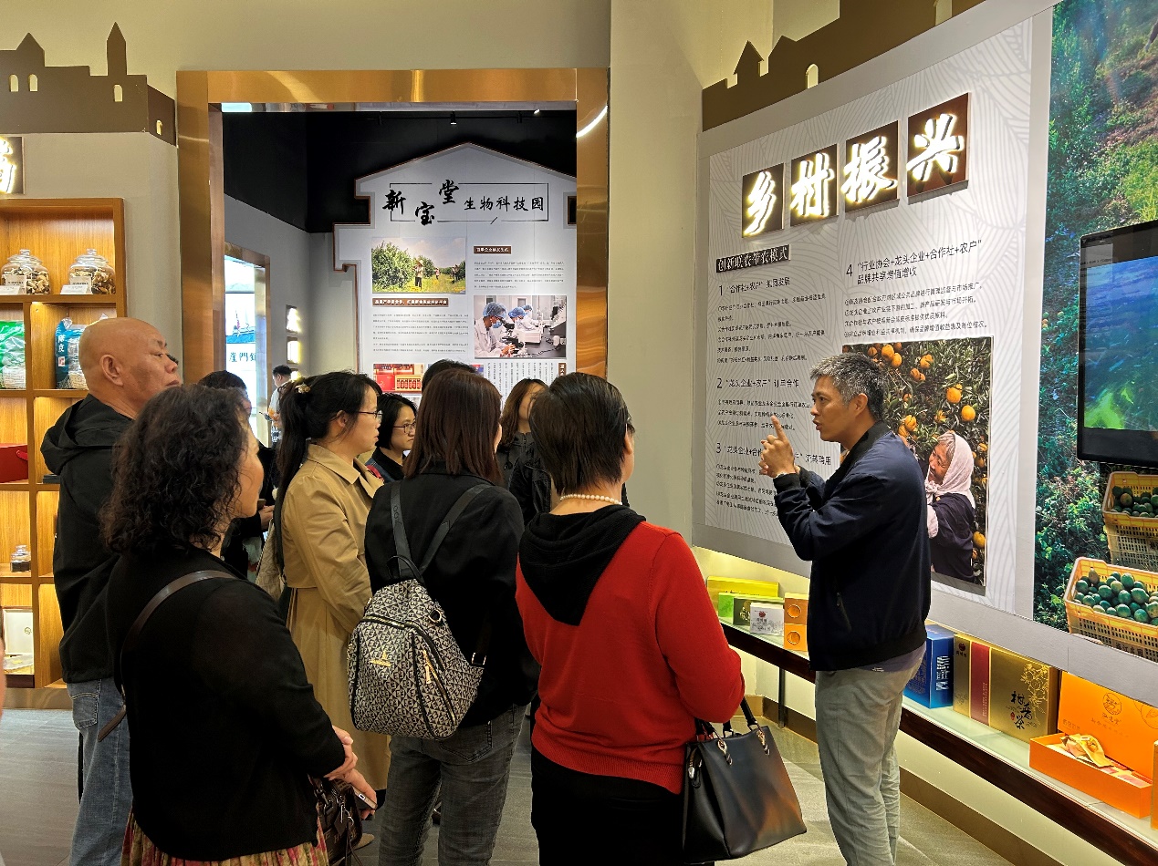 (簡訊)縣工商聯(lián)開展“品風味·推特產(chǎn)”調(diào)研考察活動.docx_3