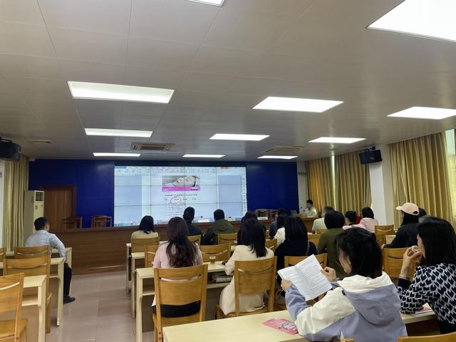 3.24，郁南縣市場監(jiān)督管理局召開美容行業(yè)工作約談會  以嚴監(jiān)管護航“美麗消費”安全照片2.jpg