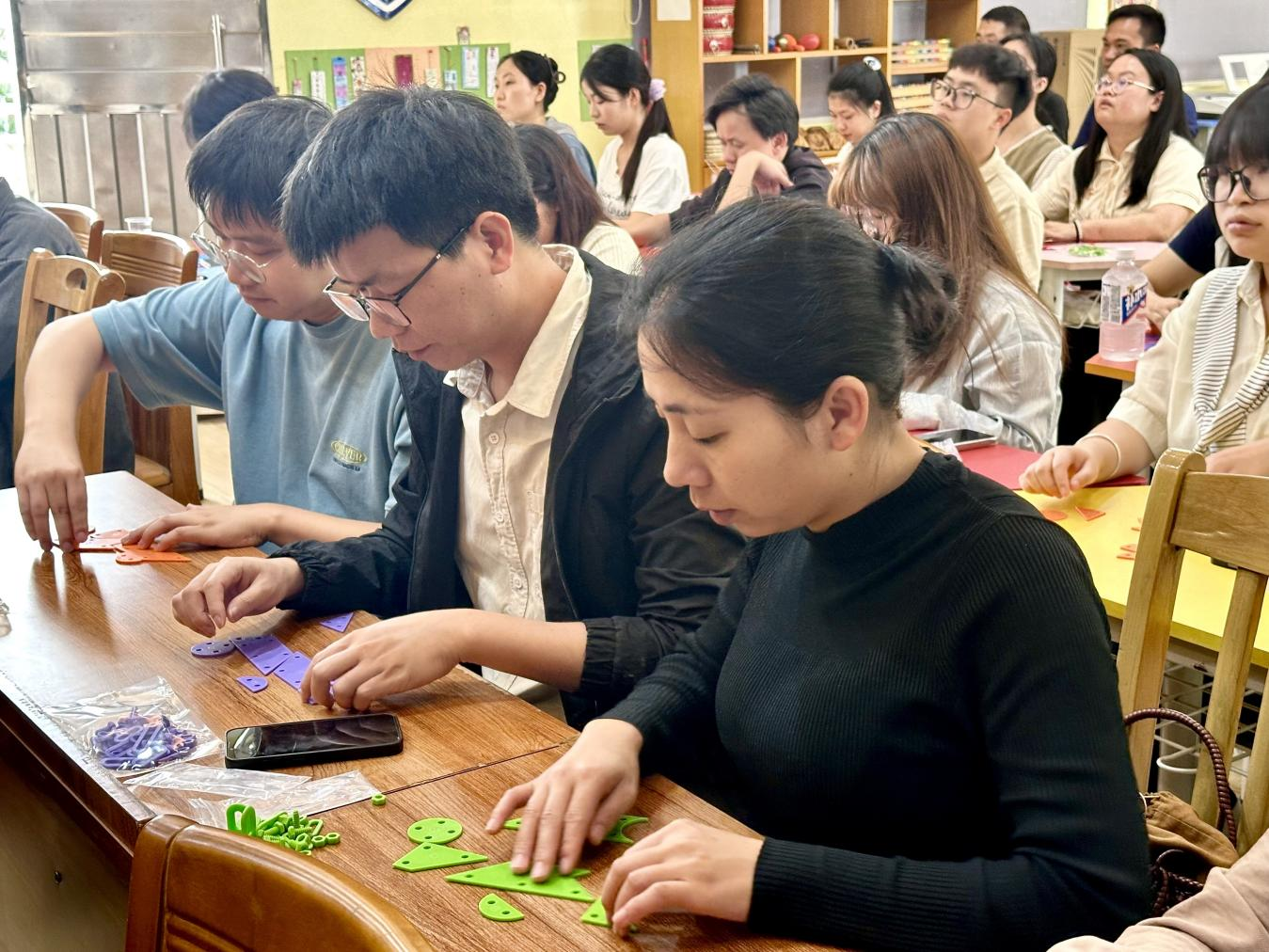 七巧啟智，共促科技教育——云浮市第五屆青少年科技七巧板創(chuàng)意制作競(jìng)賽教師培訓(xùn)班（郁南站）在都城鎮(zhèn)錦江小學(xué)舉辦3.png