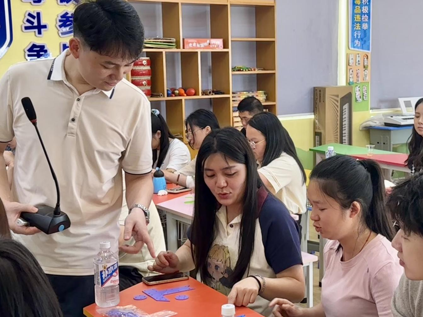七巧啟智，共促科技教育——云浮市第五屆青少年科技七巧板創(chuàng)意制作競(jìng)賽教師培訓(xùn)班（郁南站）在都城鎮(zhèn)錦江小學(xué)舉辦5.png